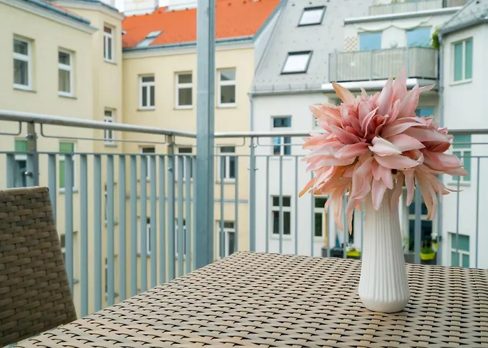 Residence, Herbststrasse - Ottakring * Viena